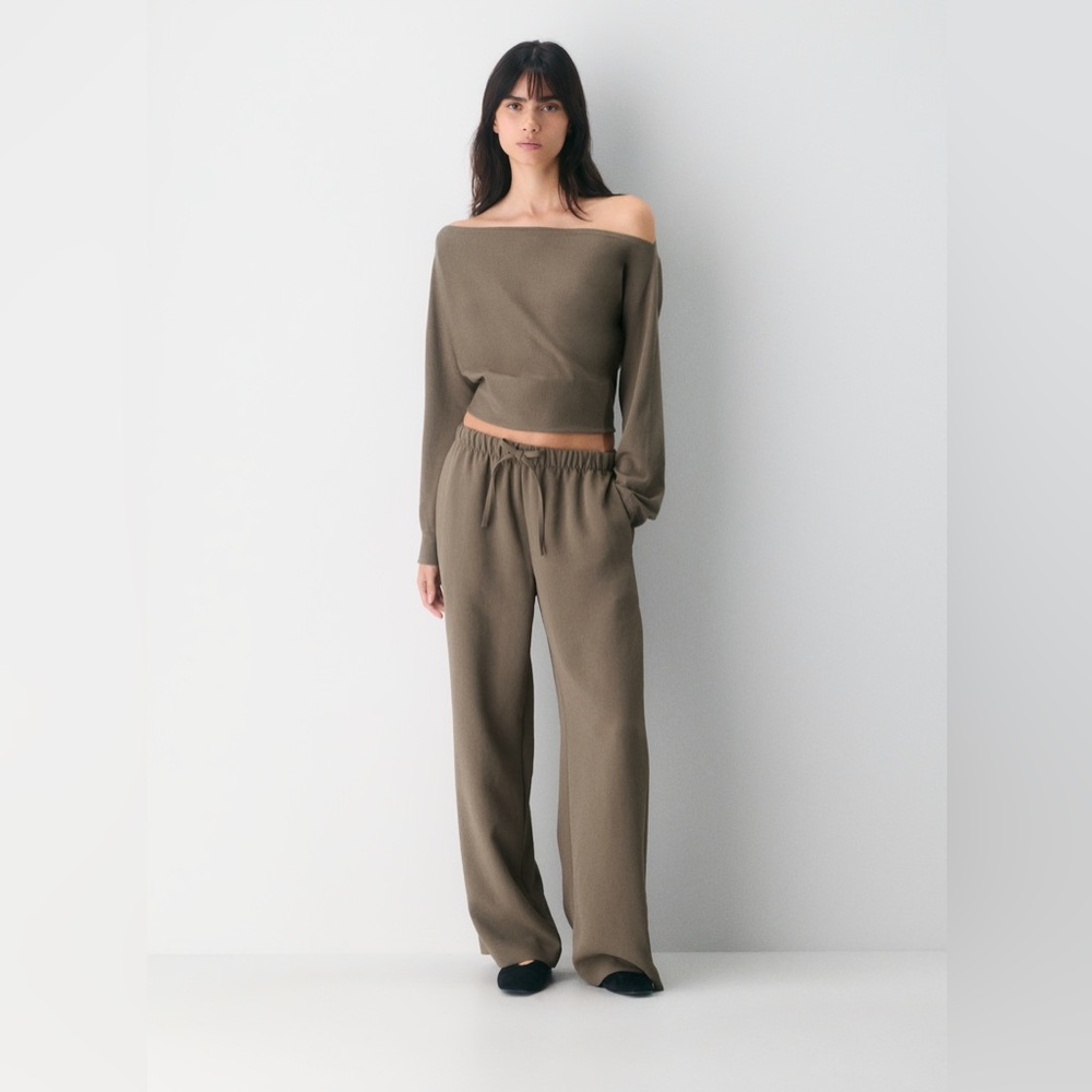 Aritzia Cola Taupe The Lodge Pant Crepette